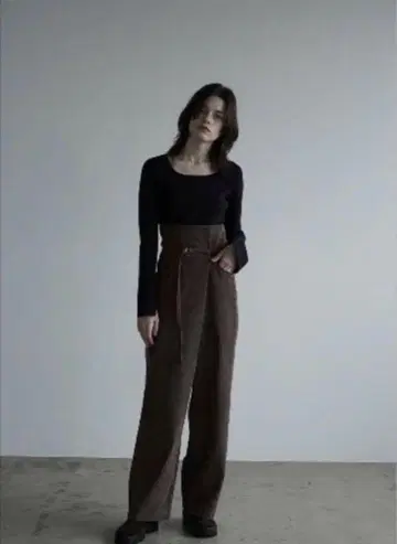CLANE/LOOSE SHAPE DEEP NECK KNIT TOPS 블랙