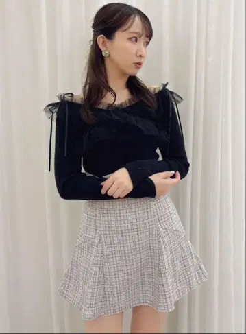 리본 튤 오프숄더 니트탑