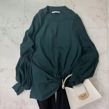 새상품급 앤슬리드 BISHOP SLEEVE TWIST KNIT 그린