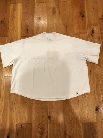 is-ness Y. 풋볼T셔츠 화이트 폴리에스테르 소재 M