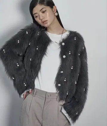 THE YOn 펄 비쥬 샤기 니트 가디건