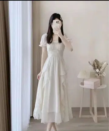 새상품 화이트 프릴 티어드 드레스