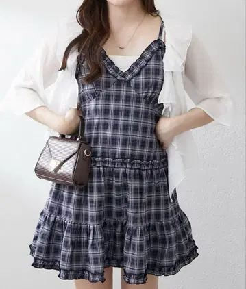네이비 계열 체크 프릴 슬리브리스 원피스