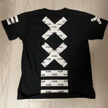 세반투아 블랙 T셔츠 XX XXIII 디자인