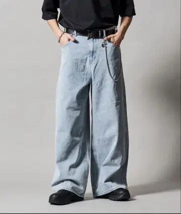 라이트 블루 플레어 데님 팬츠