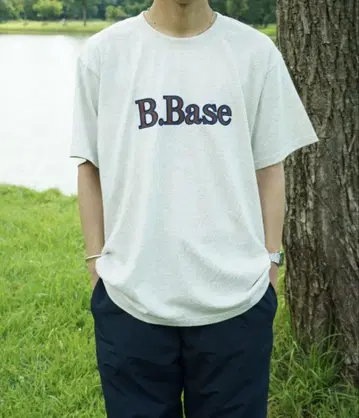 outline stitch logo tee