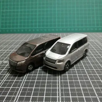 TOMICA 도요타 노아 단종