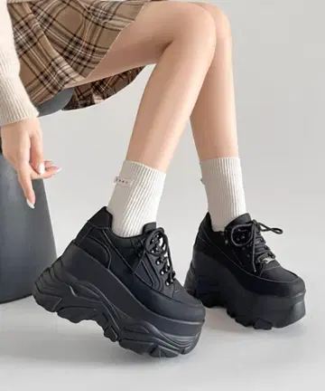 [ shoes in closet ] 통굽 스니커즈