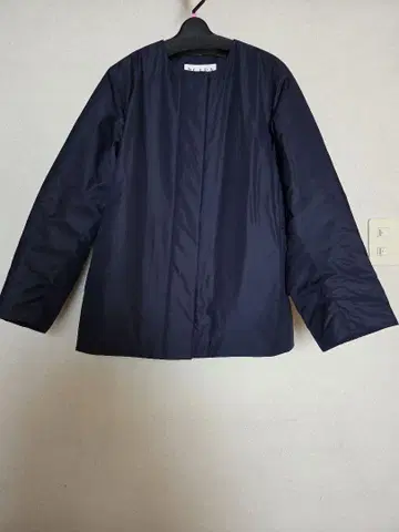 SCAPA 네이비 노카라 코트