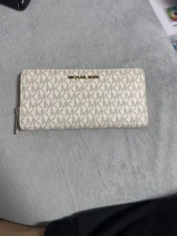 MICHAEL KORS MK 로고 장지갑 화이트 계열