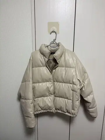 SLOPPY 베이지 숏 다운 자켓