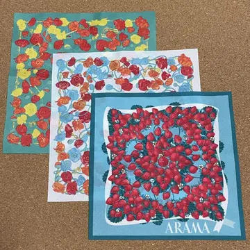 ARAMA TOKYO 미니 스카프 가챠 포피 딸기