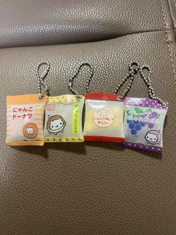 [ 가격 인하 ] 초레어 헤이세이 레트로 냥냥냥코 바스락 스트랩