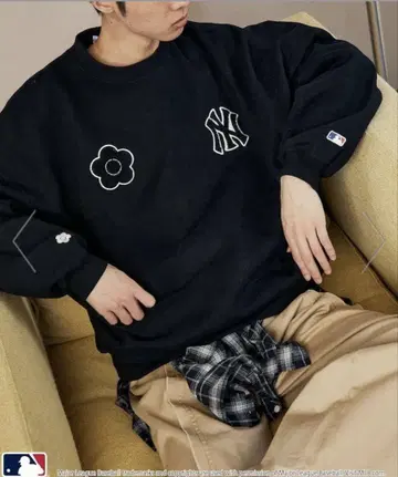 MLB x MARY QUANT 속기모 크루넥 맨투맨