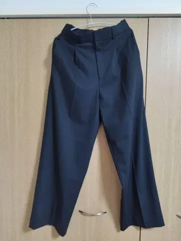 UNIQLO 턱 와이드 팬츠 M 사이즈 블랙