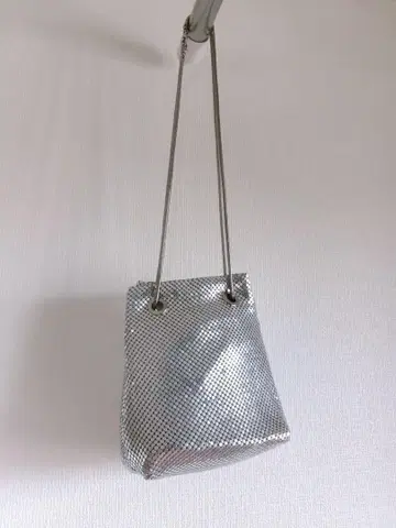 SHIPS 메탈 스팽글 파우치