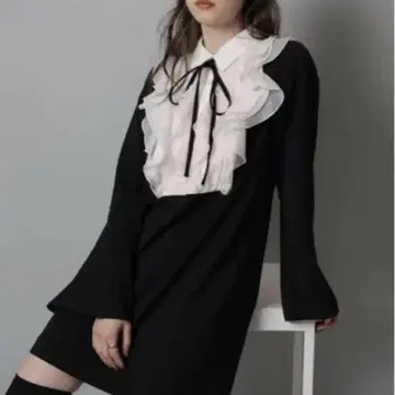 리랜드 튜어 프릴 보타이 미니 원피스