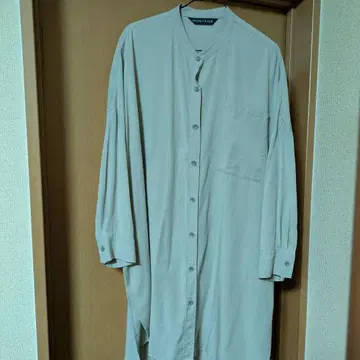 미즈이로 인드 베이지 밴드 카라 긴팔 셔츠