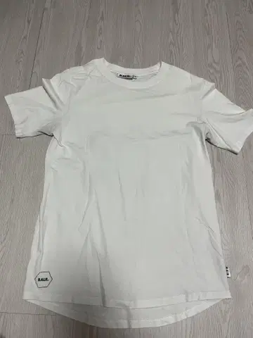BALR. 화이트 T셔츠 M 사이즈