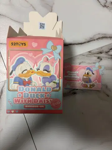 52TOYS 도널드 덕과 데이지 피규어