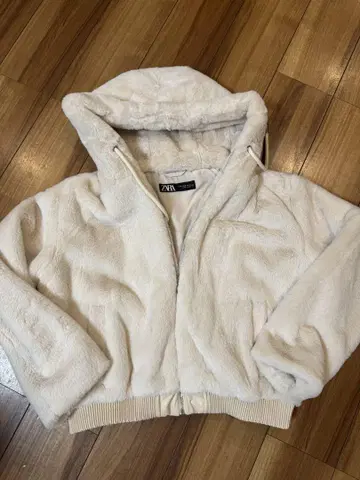 ZARA 후드 부착 아이보리 플리스 자켓