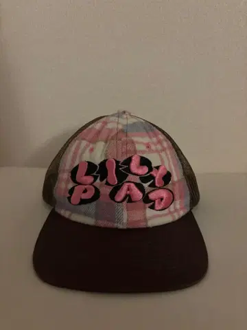 LILY PAD 핑크 체크 캡