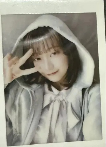 이타쿠라 카나 프린트 폴라로이드