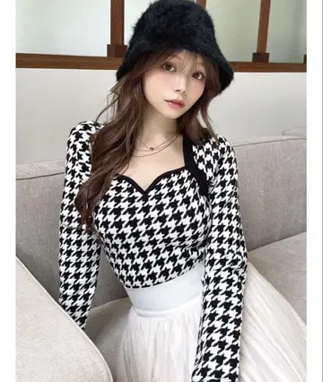 RESEXXY 하트넥 래글런 니트탑