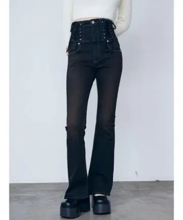 EMODA 레이스 핸드 하이웨스트 페깅스 블랙