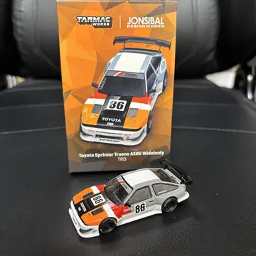 Tarmac Works Toyota Sprinter Trueno AE86