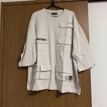 포켓 부착 화이트 베이지 T셔츠