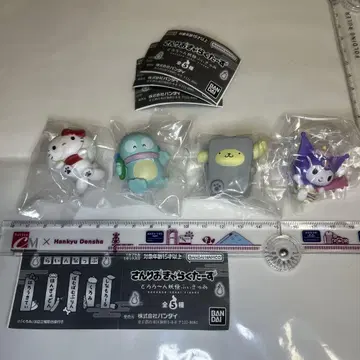 가챠 산리오 캐릭터즈 도로롱 요괴 피규어 4종 세트입니다.