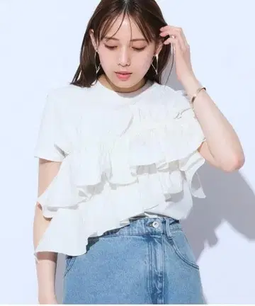 Mystrada 비대칭 프릴 티셔츠 컷앤소