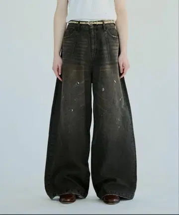 Camphor Wood 와이드 배기 오버 다이 얼룩 가공 데님
