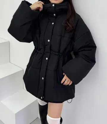 블랙 다운 자켓 후드 부착