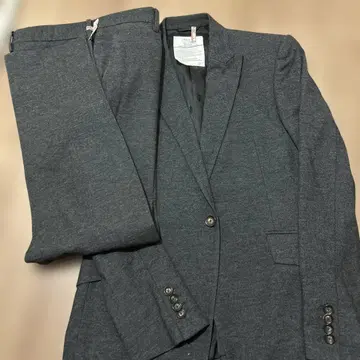 다크 그레이 캐주얼 수트