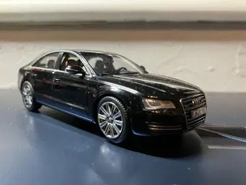 아우디 A8 블랙 1/43 미니카