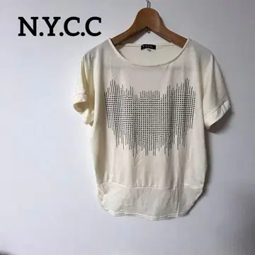 아이보리 하트형 도트 프린트 T셔츠 반팔 N.Y.C.C
