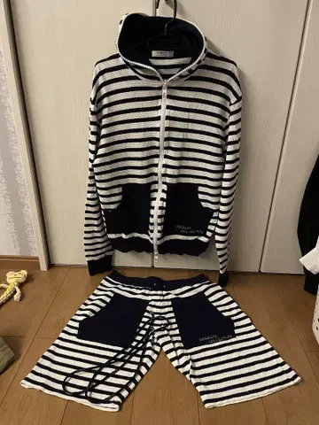 USUALIS COLLECTION 스트라이프 후드티와 숏팬츠 세트