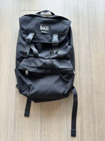 BACH 블랙 백팩