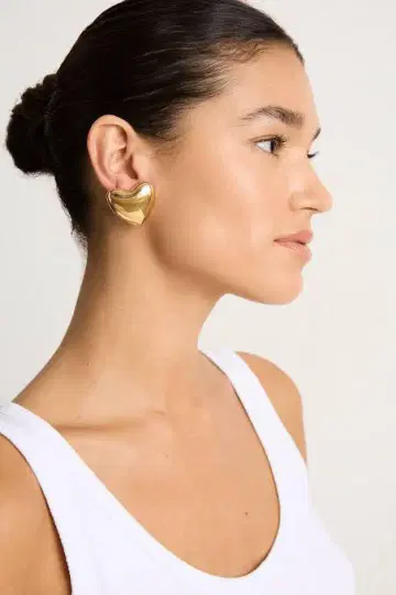 ANNIKA INEZ Voluptuous Heart Earrings