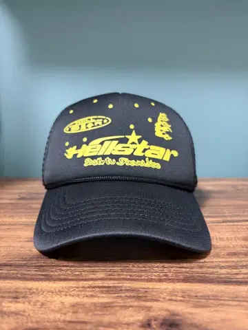 Hellstar 트래커 캡