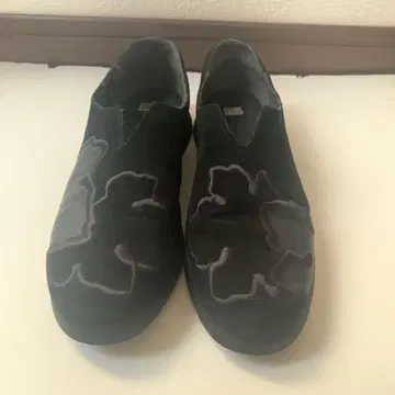 CAMPER TWINS 블랙 플라워 자수
