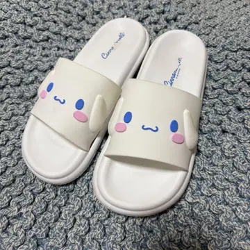 시나몬 롤 돈키 산리오 화이트 슬리퍼