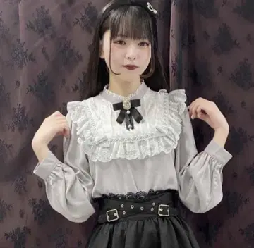 ROJITA 요크 배색 볼륨 프릴 블라우스 그레이