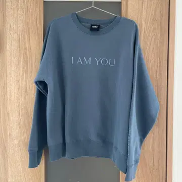 I AM YOU 자수 크루넥 트레이닝복