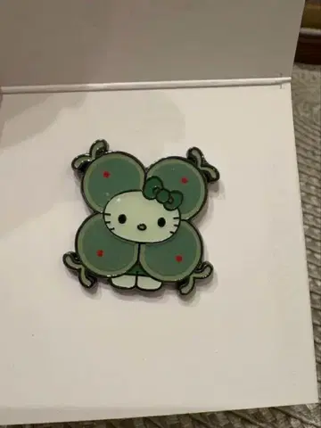 오사카 만박 모 키티 핀 배지 시아와세모