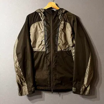 화이트 마운티니어링 나일론 후드티