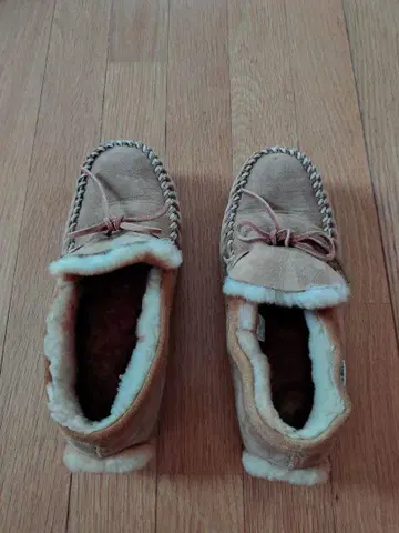 베이지 스웨이드 슬립온