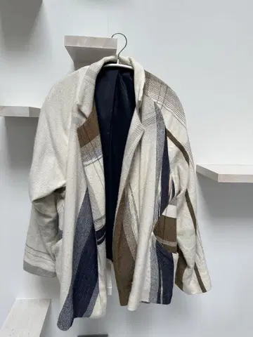 아이보리 브라운, 네이비 스트라이프 테일러드 자켓